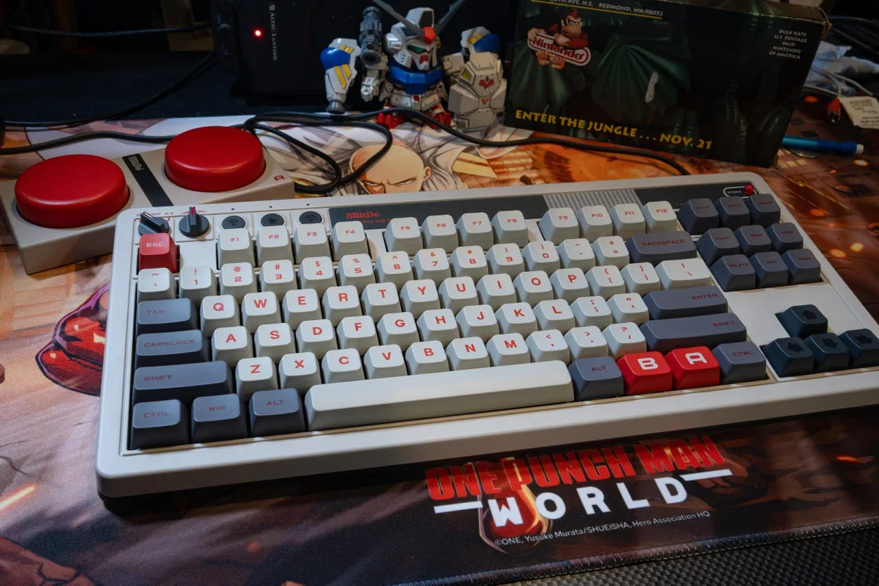 8BitDo Retro Mechanical Keyboard photo 3