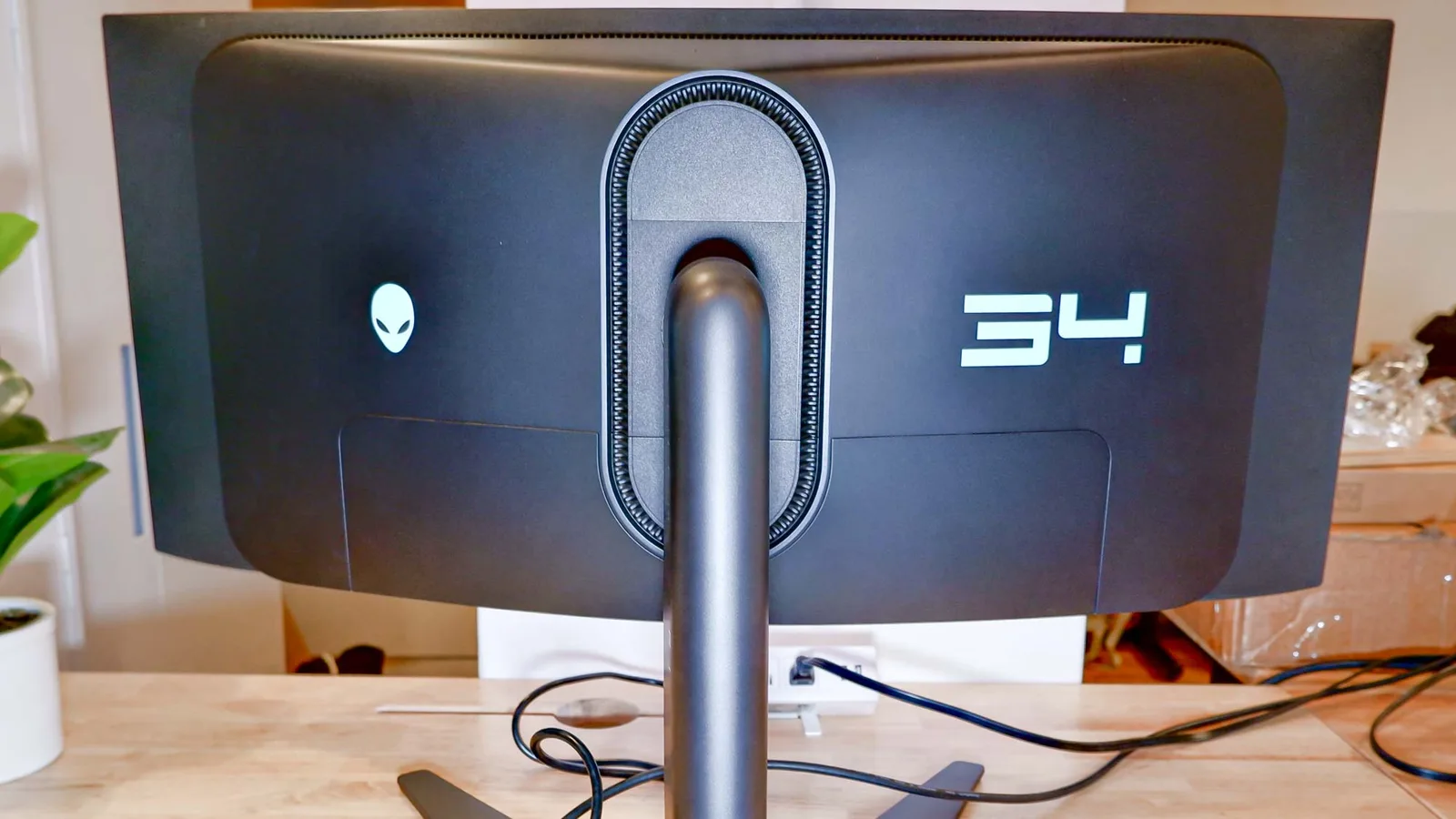 Alienware 34 QD-OLED AW3423DWF — photo 10 of 11