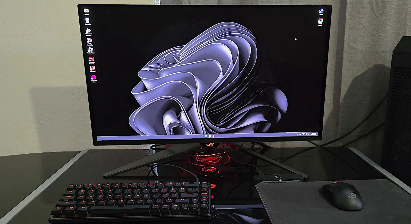 ASUS ROG Swift OLED PG27UCDM photo 2