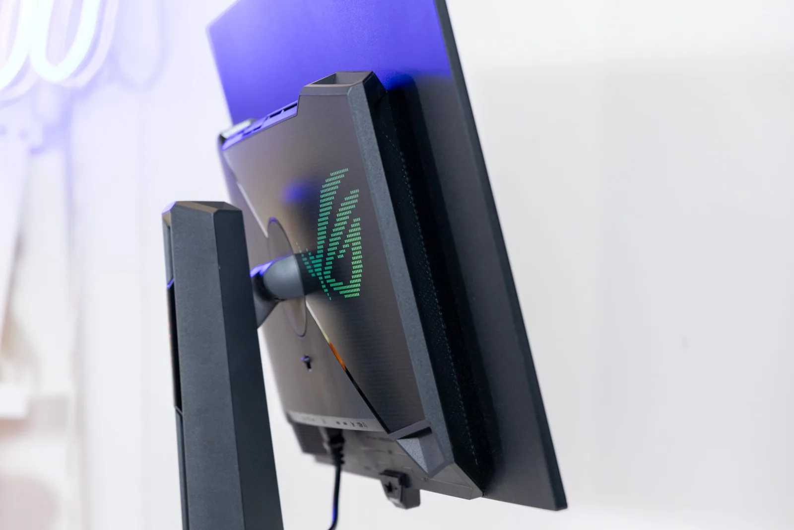 ASUS ROG Swift PG32UCDM3 — Ergonomics & Stand