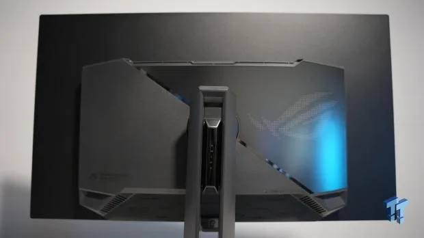 ASUS ROG Swift PG32UCDM3 — photo 6 of 8