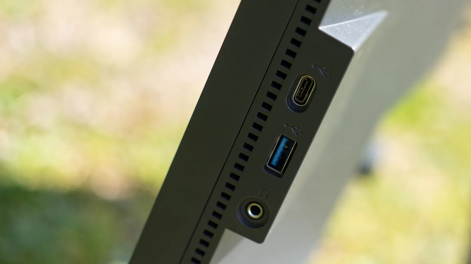 BenQ PD3225U — photo 3 of 3