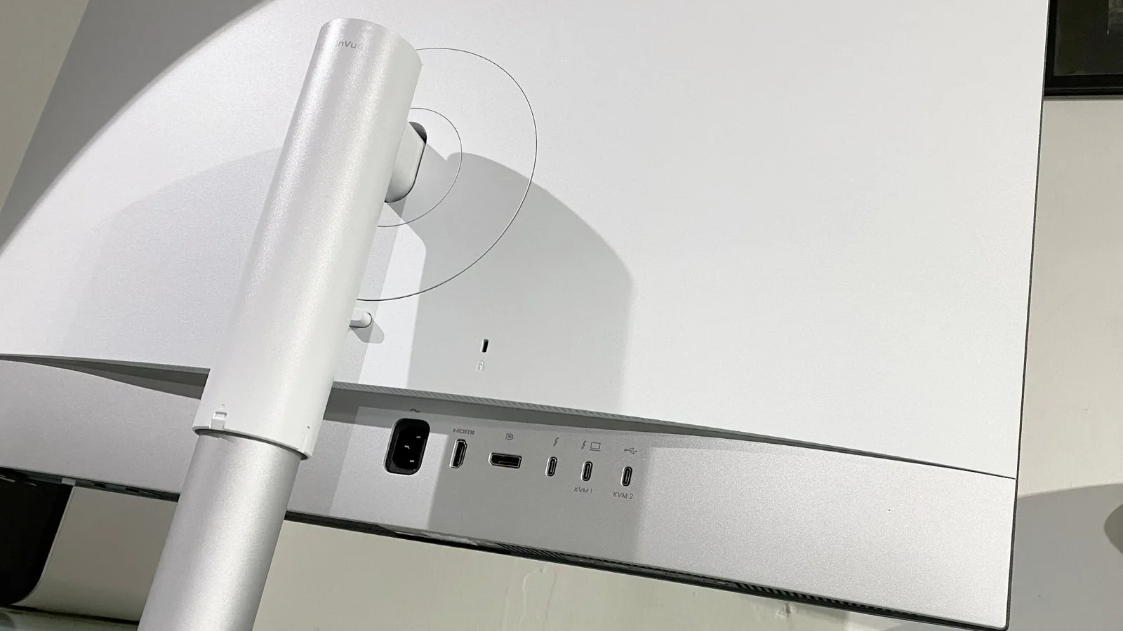 BenQ PD3226G — photo 7 of 9