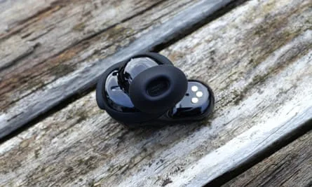 Bose QuietComfort Ultra Earbuds — photo 8 of 11
