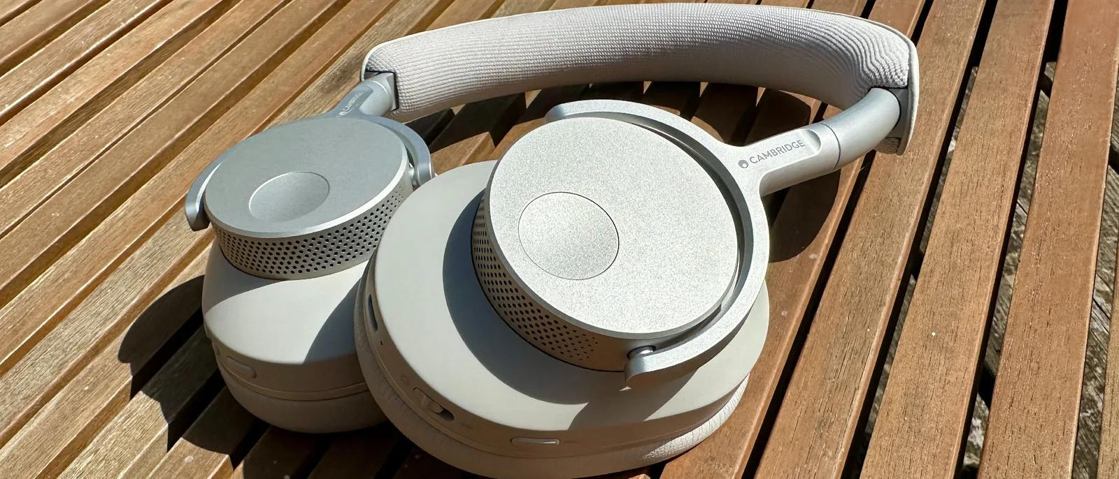 Cambridge Audio Melomania P100 SE earbuds with sleek design and extended battery life feature