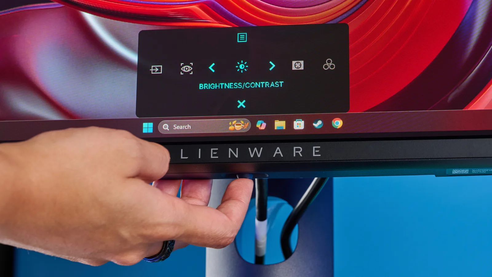 Dell Alienware AW2725D — photo 7 of 8