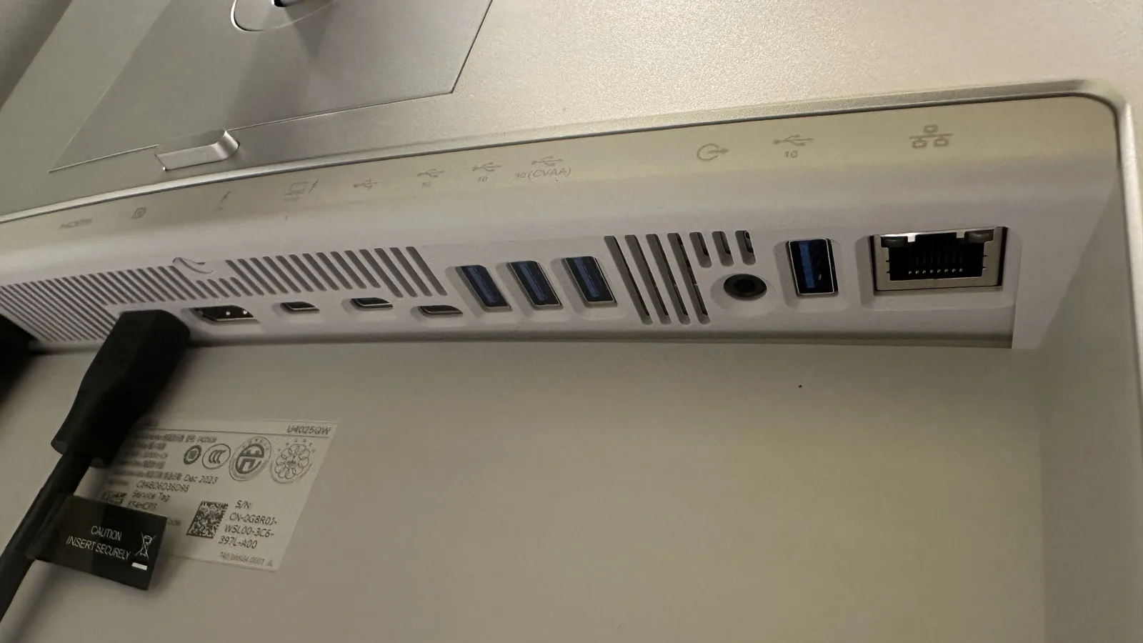 Dell U4025QW — photo 6 of 7