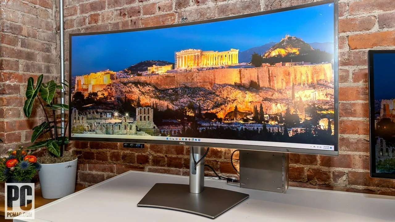 The Dell U4025QW 5K2K monitor features a sleek design with a 120Hz refresh rate and Thunderbolt 4 connectivity.