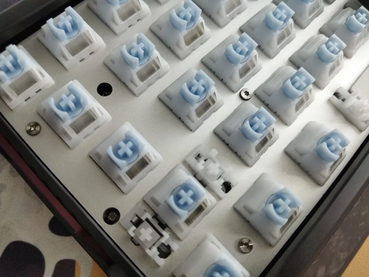 IQUNIX EV63 — photo 30 of 40