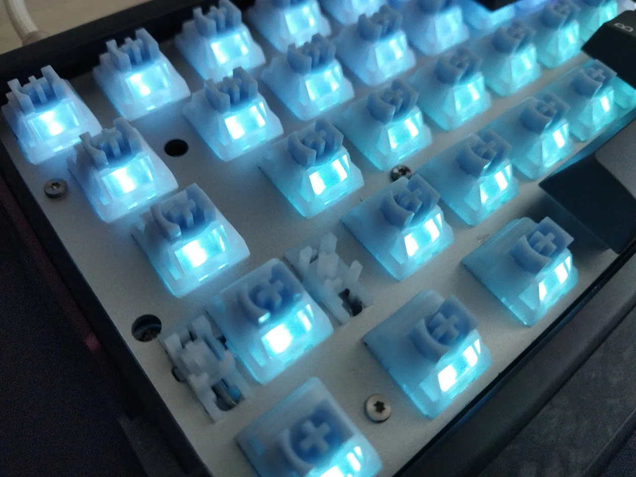 IQUNIX EV63 — photo 36 of 40