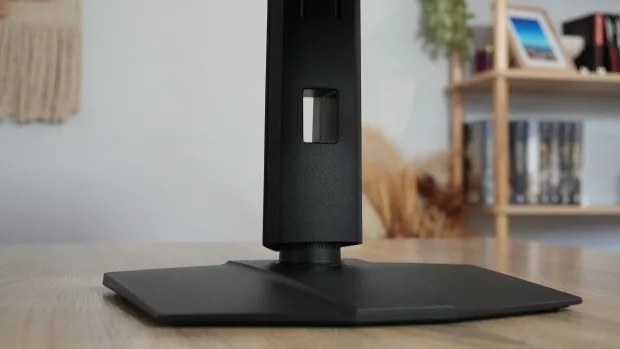 MSI MPG 272URX QD-OLED — photo 7 of 9
