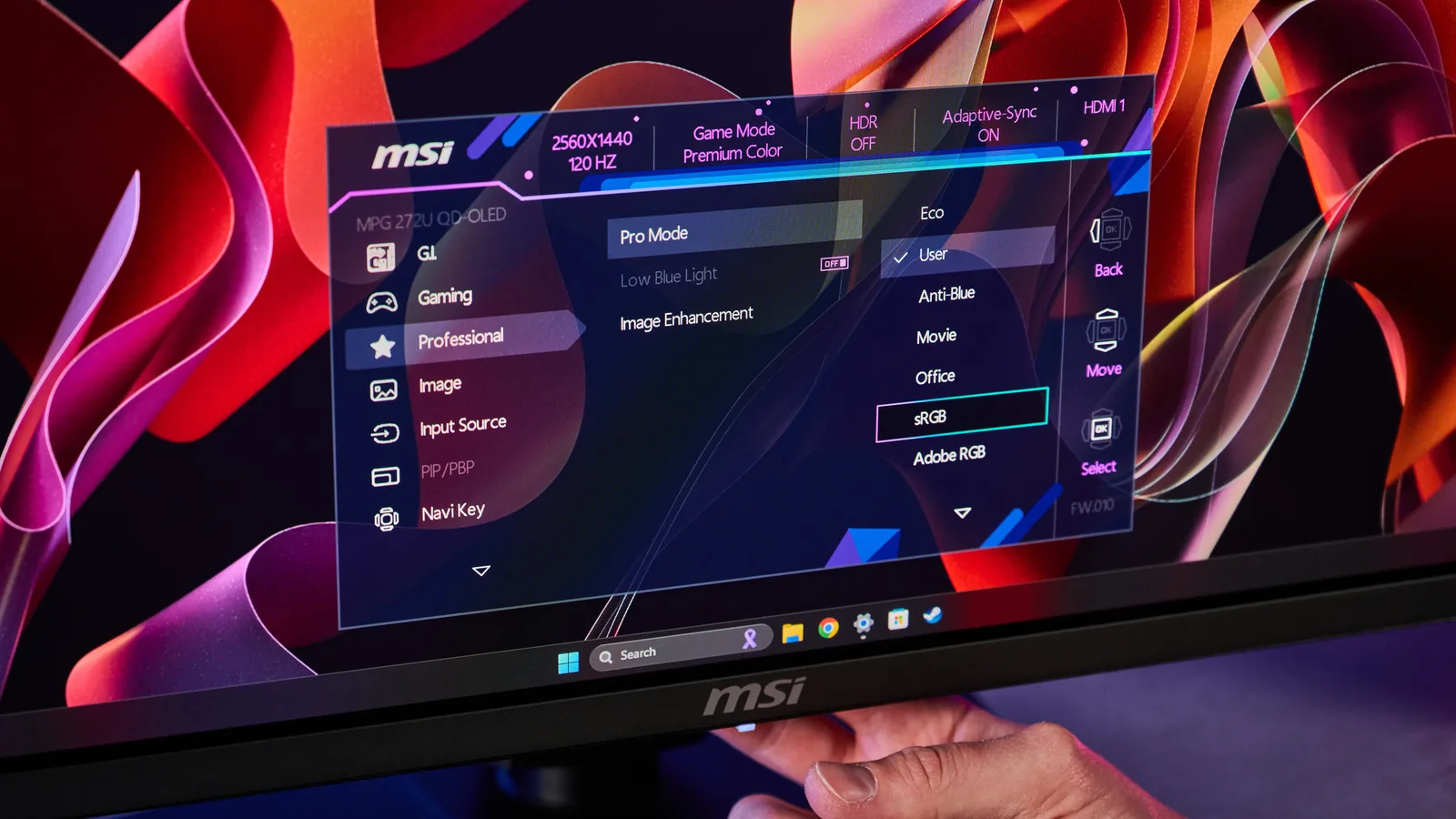 MSI MPG 272URX QD-OLED photo 3