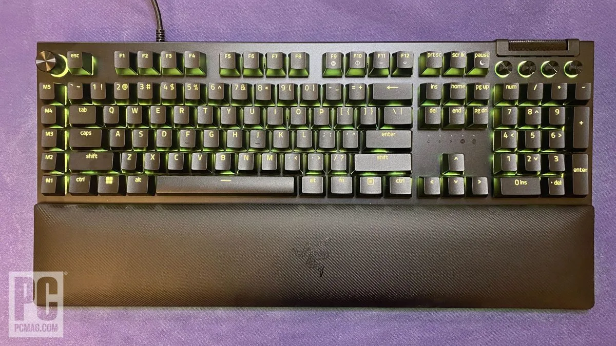 Razer BlackWidow V4 Pro — photo 8 of 8