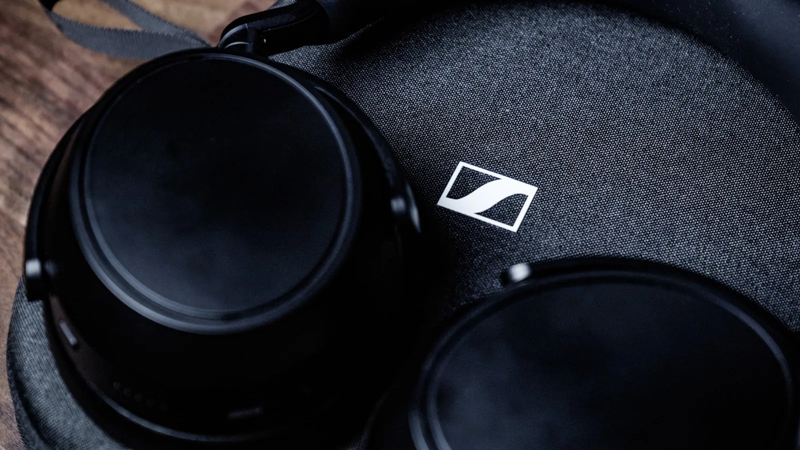 Sennheiser Momentum 4 — photo 7 of 9