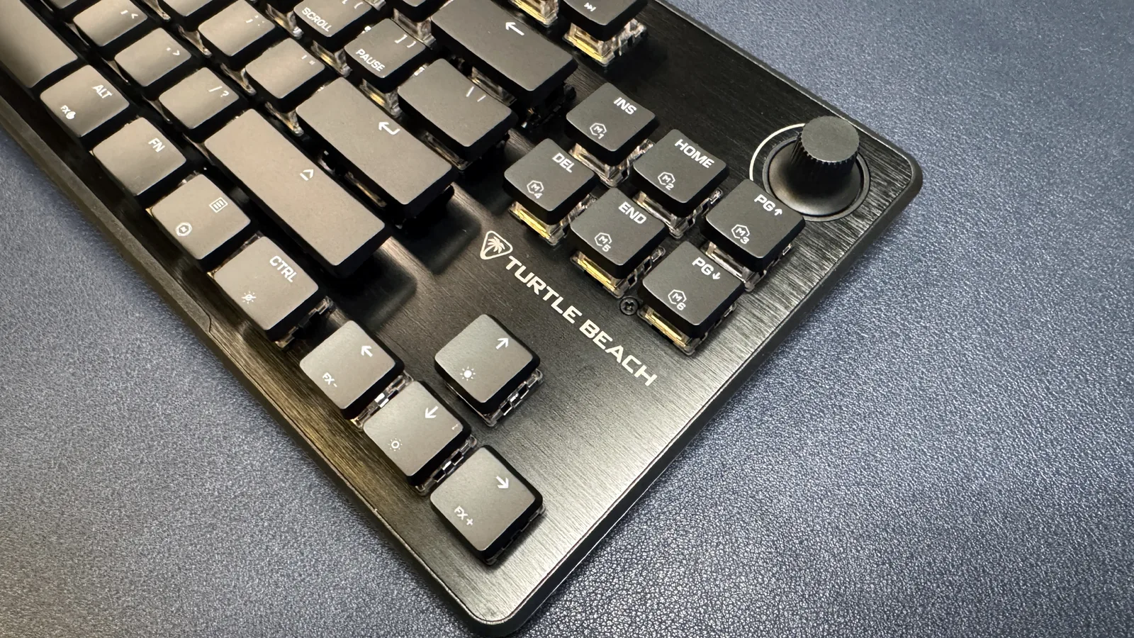 Turtle Beach Vulcan II TKL — photo 8 of 10